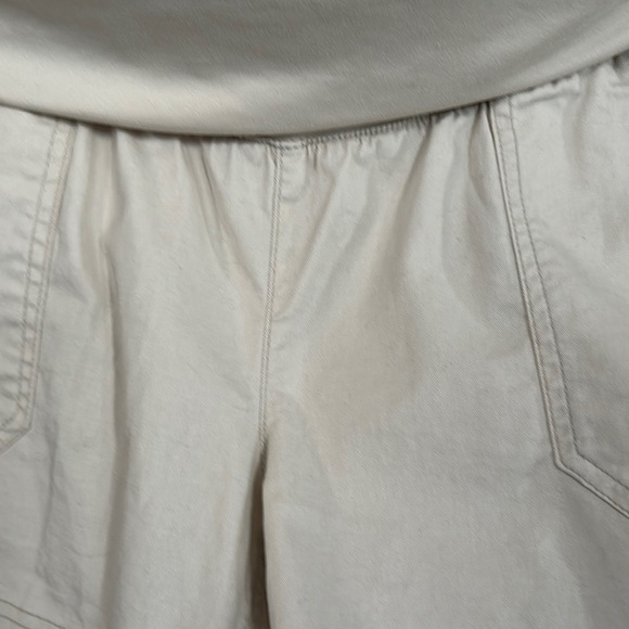 Old Navy Cream High Waist Shorts Textured Fabric - Picture 3 of 7